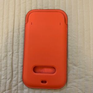 Apple iPhone Leather Sleeve With Magsafe Pink Citrus